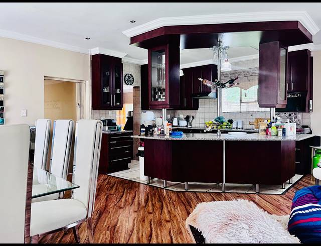 4 BEDROOM HOUSE FOR SALE IN VANDERBIJLPARK SE 4